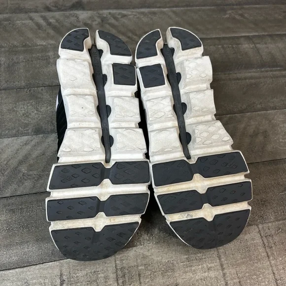 On Running White and Black Athletic Shoes - Picture 5 of 5